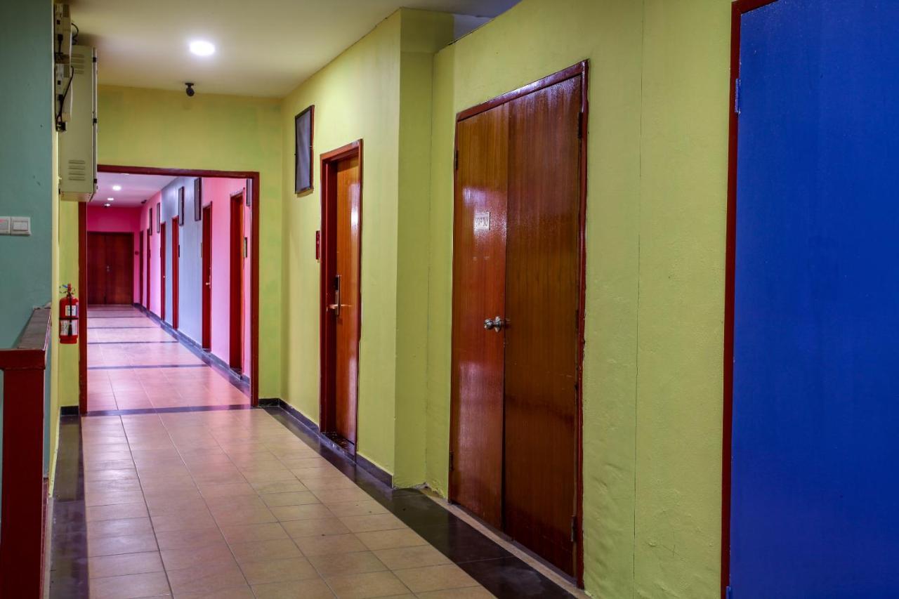 Oyo 89478 Lkh Motel Kota Kinabalu Exterior photo